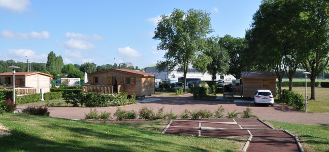Chalets-authentiques-camping-sablesursarthe-vue-densemble